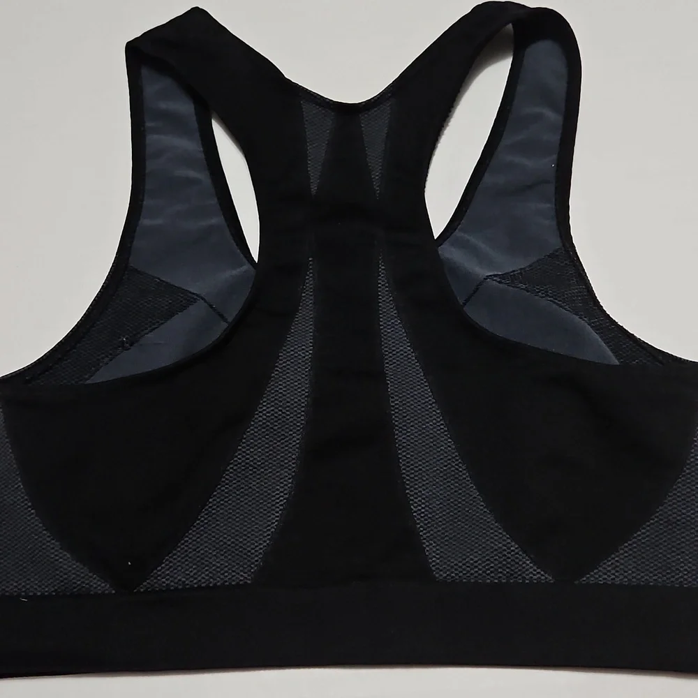 Danskin Now Black and Gray Wireless Padless Pull Over Sports Bra Size M - Picture 4 of 9